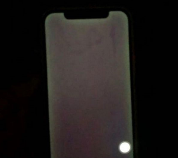 铜梁苹果手机维修分享苹果客服回应 iPhone 12 屏幕“发绿”问题 
